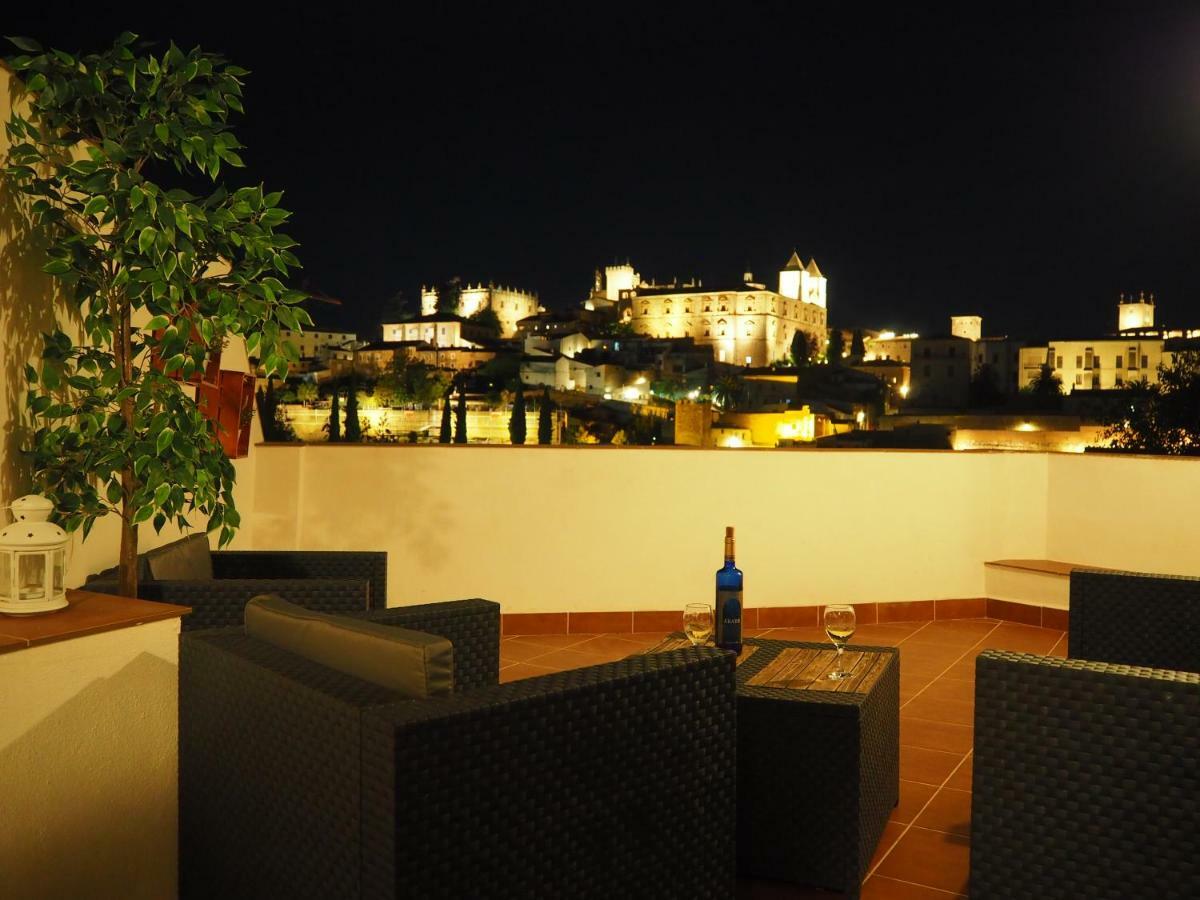 Apartamento Turístico. AZAHAR. Cáceres. Exterior foto